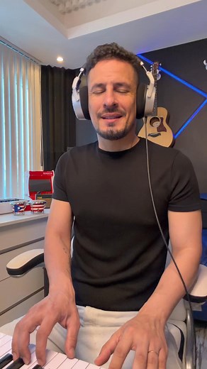 420 reactions · 7 comments | Rodrigo Tapari en vivo en Gran Rex ✨  19 de NOVIEMBRE, a las 20.30 hs.  Teatro Gran Rex, CABA ¡Comprá tus entradas ahora! | Rodrigo Tapari | Facebook