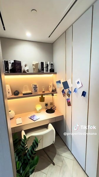 🌊 Beachfront Living at Dubai Islands 🏝️ Experience the elegance of Dubai Islands — a world-class destination offering beachfront luxury, world-class infrastructure, and incredible investment potential. COMPLETION TIME: 3 YEARS ✨ Apartment Options: 🏠 1 Bedroom — $650K – $700K 🏠 2 Bedroom — $900K – $1M 🏠 3 Bedroom — $1.1M – $1.2M ✅ Fully Furnished & Fully Fitted (with premium appliances) 📍 Prime Location: 🚤 2 min – Island A Yacht Marina 🛍️ 5 min – Dubai Islands Mall ⛳ 10 min – Island C Gol