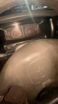 L200 GLS dashboard won't light up and won't start; it was the main fuse that blew, just needs rep...