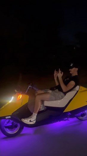 Preston Gragg ™ on Instagram: "𝕾𝖈𝖔𝖔𝖙𝖊𝖗=𝕭𝖎𝖙𝖈𝖍𝖊𝖘 . . . . #Honda #Helix #CN250 #Fusion #Spazio #BikeLife #BikesvsCops #HelixGang #JDM #Scooter #hondahelix #hondafusion #mf02 #bigscooter #motorcyclelife #bike"