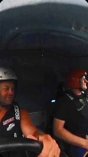 OFFSHORE RACING’S MANDATORY DUNKER TEST In order to race offshore, each racer must undergo this “Dunker Test” every season. This drill is to see if they can retrieve their SCUBA regulators to their mouths efficiently and then systematically open the cockpit hatch to escape to safety, in case of emergency. These are veteran champion racers Myrick Coil and Steve Curtis getting certified to race the Class 1 Monster Energy / M•CON team in Cocoa Beach. Video by Speedboat Magazine @myrickcoil @steve.c