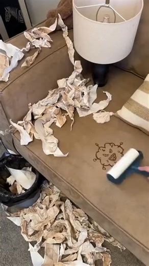 🌟 Soft Gradient Rug · The Romantic Guardian of Your Home 🌟 🛋️ 【The Perfect Gift · Warm Companionship】 Whether as a gift for loved ones or a treat for yourself, this gradient-designed rug blends practicality and aesthetics. Its delicate plush carries heartfelt warmth, making it a cherished decorative highlight in every home. 🎨 【Gradient Aesthetics · Brighten Your Space】 Soft color transitions infuse living rooms, bedrooms, and studies with a romantic ambiance. Perfect for placement under coff