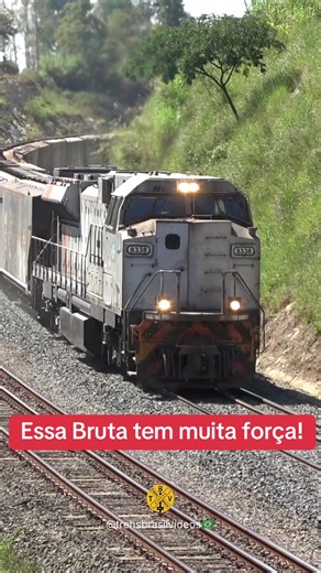 Tracionando Vagões Carregados Rumo ao Porto de Santos