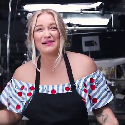 568K views · 1.9K reactions | Alix shows us how to make her delicious cinnamon roll apple pie! Recipe: https://tasty.co/recipe/cinnamon-roll-apple-pie | Tasty | Facebook