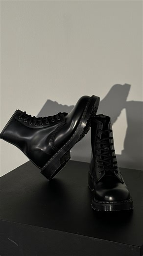 Getoutside on Instagram: "Solovair boots outfit idea❤️"