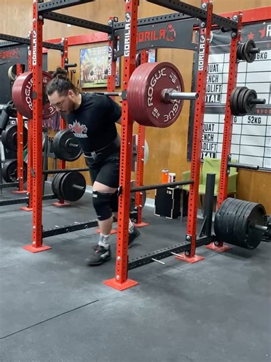 Philippe Blier on Instagram: "W4-885kg total 2/1/1 -325kg for 2 reps on squat (hardest part was the rack) -235kg bench single, short pause but it was the easiest 500+ bench I did (even with shoulder pain) -325kg Deadlift single, grip was not an issue this time! -285kg squat for 5 -210kg bench triple -285kg DL for 4 First bloc with @tableaupablotalbo / @atlas.dynamo.club and its safe to say we are on the right path. Into the 900+ #squat#bench#deadlift#powerlifter#powerlifting"