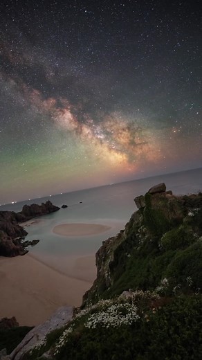 Mesmerizing Milky Way Time-lapse Over Dark-Sky Location