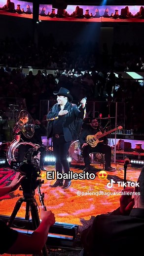 Emocionante baile de Julián Álvarez en el Palenque de Aguascalientes 2024