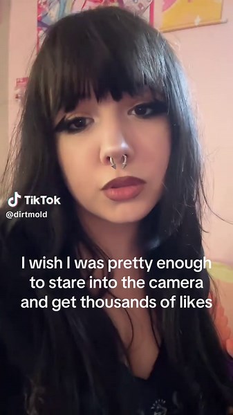 Embracing Beauty: Chubby Alt Girl Confidence