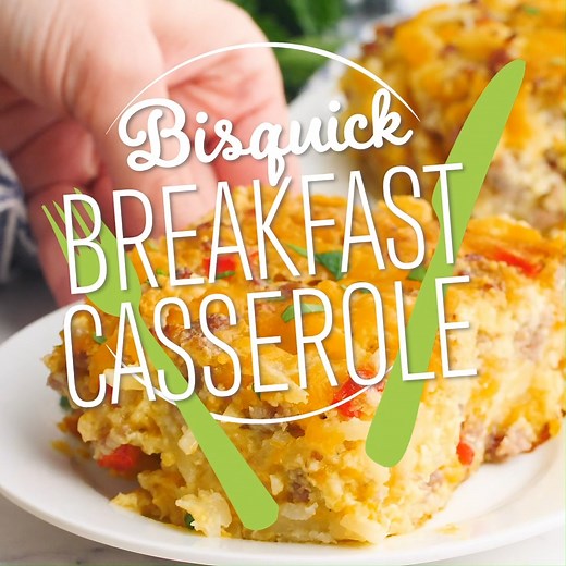 Recipe: https://www.gonnawantseconds.com/bisquick-breakfast-casserole/ This easy cheesy Bisquick Breakfast Casserole is loaded with sausage, egg, potatoes, and peppers. Famished folks, this feast has your name on it! | Gonna Want Seconds