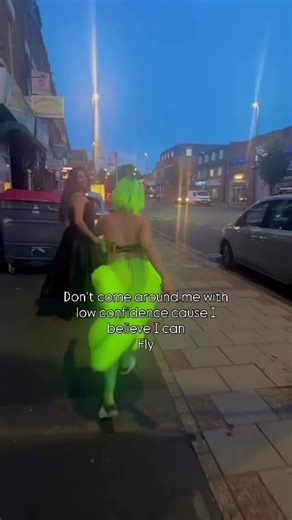 Kelly Maxwell (@kellymaxwellhair)’s videos with original sound - Lam