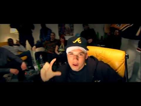 DIFFÉRENT [CLIP OFFICIEL]