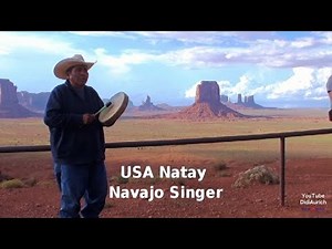Navajo Singer "Navajo Squaw Dance" im Monument Valley Utah United States Indianer Sänger USA Natay