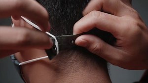 Ukuran masker yang Eigerian pakai mungkin tidak selalu pas dengan bentuk wajah. Kini, Eiger merilis mask strap series yang hadir dari rangkaian Eiger Protect untuk memudahkan Eigerian menggunakan masker jenis earloop agar lebih pas dan nyaman saat dipakai. Tali penyambung masker ini hadir dengan tiga model, yaitu X-Adapteren yang terbuat dari 100% kulit dengan 4 slot adjuster, X-Bastille Cord dengan tali yang elastis dan kancing snap, serta X-Bulwark Leather dengan tali webbing yang elastis dan 