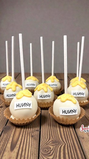 Grab a seat… because even Pooh Bear would approve of this sticky situation 🍯😏 Watch how I use @colour.mill Bakers Bond and @inkedibles Artisan Thin Frosting Sheets to get these ‘HUNNY’ labels perfectly attached. No sliding, no lifting — just clean, crisp, poppin perfection! Labels are available for purchase on our website! #cakepops #hunny #pooh #cricut #inkedibles #colourmill #edibleimage #cakepop #cakeball #treatmaker #baker #chicago #teach #tutorial #diy #chocolate #trending #sweetsbykash #