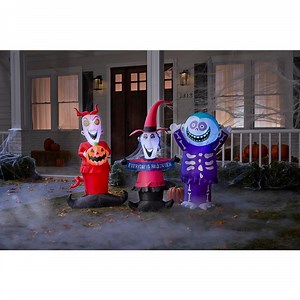 disney-halloween-inflatables-226278-e1_1000