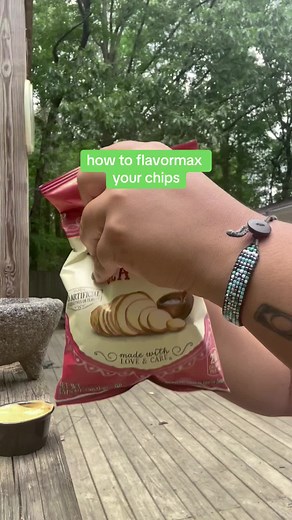 don’t sleep on adding Baja Chipotle sauce to your chips. get yours only at Subway @missvickiesus