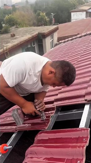 The correct process of installing roof tiles in a house