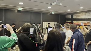 It’s showtime 🥊🥊🥊 https://www.bild.de/sport/mehr-sport/boxen/boxen-bei-bild-charr-vor-comeback-ich-schlage-haerter-als-ein-robocop-76393102.bild.html | Official Manuel Charr