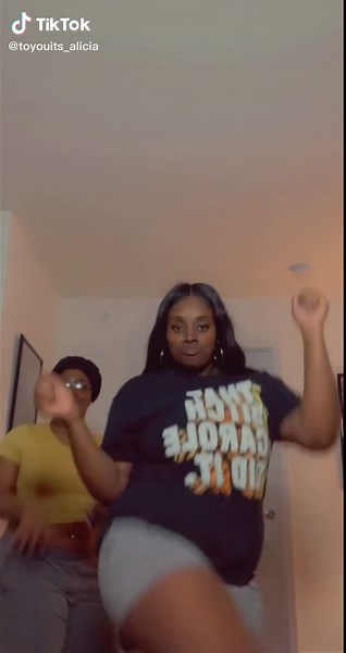 Alicia Witherspoon (@toyouits_alicia)’s videos with From Tha Back - Eaarl