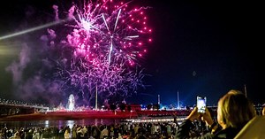 Video: Das große Feuerwerk der Rheinkirmes im Livestream