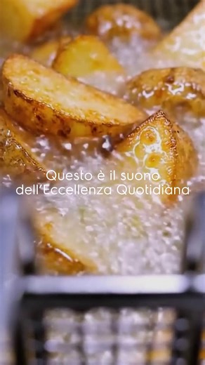 Electrolux Professional Italia on Instagram: "Alta produttività, massima efficienza. Scopri le nuove Friggitriciᴴᴾ OptiOil e-XP e risparmia fino al 50% di olio grazie al sistema di Filtraggio Avanzato dell’Olio con filtri di carta. I risultati di frittura restano costanti, i costi diminuiscono e la produttività raggiunge nuovi livelli. Pronto a iniziare? Scopri l’Eccellenza Quotidiana con la Cottura Modulare e-XP. Scopri il link in bio! #ElectroluxProfessional #CucinaProfessionale #CotturaModula