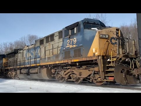 CSX M427/27 hauls past CP57 with YN2 duo #486 and #279