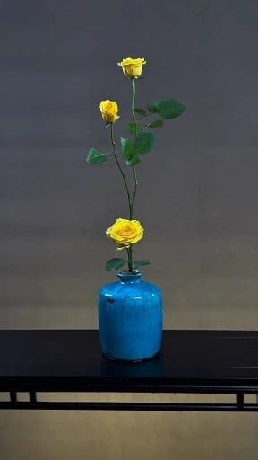 176K views · 5.3K reactions | All encounters are repayments. Rose Chinese flower arrangement tutorial #Chinese_flower_arrangement #Oriental_aesthetics #Immersive_flower_arrangement #National_style_ancient_rhyme #Buddhism | Asian bonsai | Facebook