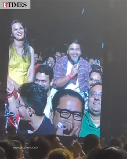 125K views · 141 reactions | During a lively #ShreyaGhoshal concert in Kolkata, a man interrupted the performance to propose to his girlfriend. With the spotlight on them, Shreya playfully advised, “You have one chance!” - adding a magical twist to the enchanting evening! 﫶 | ETimes | Facebook