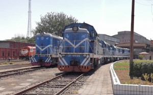 来参观宝丰机务段报废的东风七（第二弹）