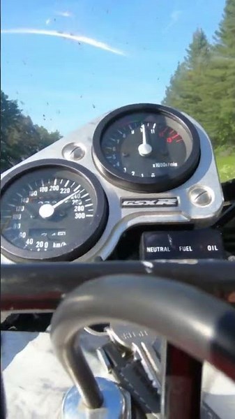 How fast does a 1992 Suzuki GSX-R 1100 go?