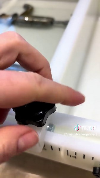 I had an extra little helper with this unmoulding. Made using @Apexresinuk deep pour resin and @Resiners_official adjustable mould. Check out my bio for discount codes 💙 #resin #epoxyart #resinart #resiners #apexresin