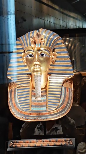 Egypt tours sightseeing Cairo Belal Farouk on Instagram: "Golden mask king Tutankhamen Great sphinx 🌍 WHY VISIT EGYPT? Egypt isn’t a trip. It’s a story you live. From ancient wonders to luxury Nile cruises, golden deserts to Red Sea beaches — Egypt delivers history, adventure, romance, and value in one destination. 🏺 ICONIC EXPERIENCES ✔ Pyramids of Giza & Sphinx ✔ Luxor & Karnak Temples ✔ Nile Cruise (Luxor → Aswan) ✔ Abu Simbel – once-in-a-lifetime moment 7,000 years of history — still stand