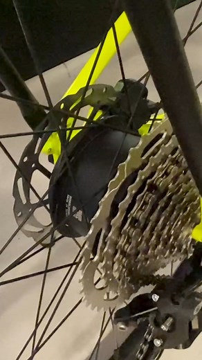 It's not just mountain bikes you know! Whyte Bikes has a new range of RHeO city bikes, hub motor driven with the KMC Kynamic system powered by a 250Wh inbuilt battery, boosted by a soon-to-be-available 180Wh range extender . 🚲 Whyte Bikes . . #embn #ebike #ebikes #emtb #cycling #newbikes #electricbike | Electric Mountain Bike Network