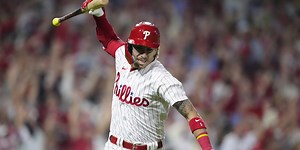 Stott etches name into Philly postseason lore with grand slam