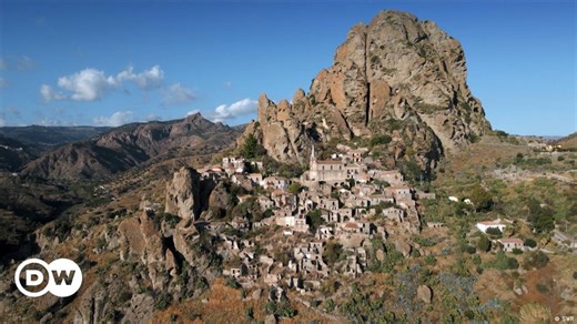 Living in a ghost town - Italy’s forgotten places