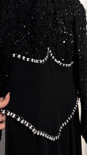 Robe Noire Intemporelle pour Soirées Élégantes