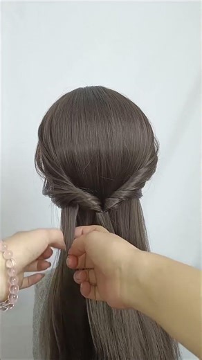 #Compile and distribute tutorials#Girl hairstyle#Braiding technique#Half-tied hair#Hairsty