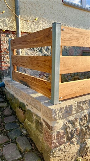 Rene Voigt on Instagram: "🚨 Wiederlösbare Schraubverbindung in Beton setzen, geht schnell und einfach mit dem @hecoschrauben MULTI MONTI Steckanker. Einfach vorbohren und anschließend den Steckanker in der entsprechenden Setztiefe fixieren. Alles ist sofort belastbar und nach ETA zertifiziert 💯. (Werbung) #woodchuckofficial Betonschraube Zaunbau Montage Concrete Schraube Metallbau Construction Heco Schrauben Multi Monti Macher Craftsman Trick"