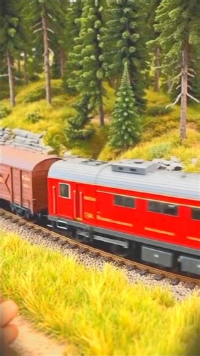 loading train 🚂 #shortsfeed #shortvideo #train