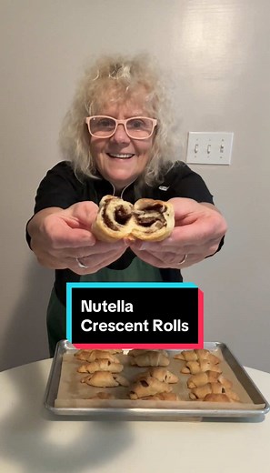 Easy Nutella Crescent Rolls Recipe