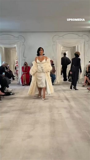 Kim took a chance on the Paris catwalk, but neither the music nor the crowd seemed to notice… 🫣 | Celebrities