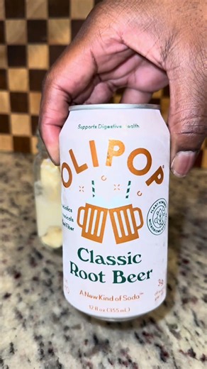 My fiber friendly @OLIPOP float is definitely a 10/10! #olipoppartner