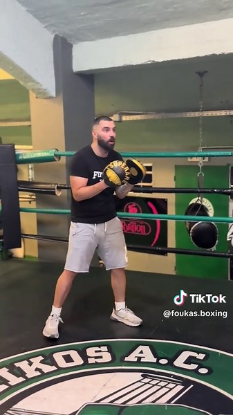 Boxing: Life as a Trainer in Athens, Greece