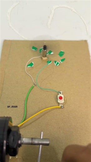 Powering a Mini Dynamo Motor with a Mini Gear Motor #dcmotor #youtubeshorts #diy #tech #project
