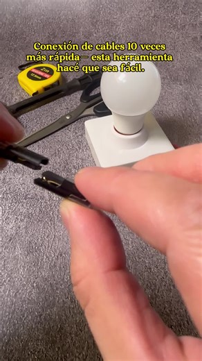 Cablear es tan fácil como conectar bloques. #electricalwork #tooltok #lifehack #diytools #wiring
