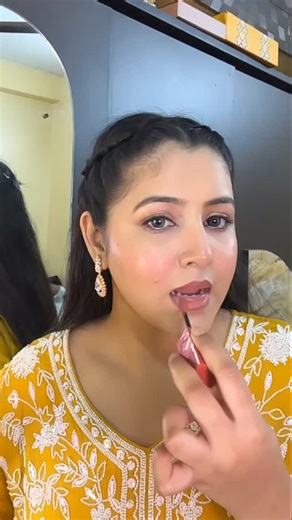 Saba Salam✨makeup artist 💄 on Instagram: "Day 9/30 Lipstick| lipcombo| lip tutorial| makeup| makeup hack| makeup tutorial| lipcombo challenge | consistency| fyp| trending| virall explorepage| makeup reels explore page Comment down to know lip shade!!!! . . . . . . . #trending #reels #fyp #makeup"