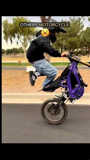 Crazy Wheelies… Then TWO Dirt Bikes Backflip at the Same Time 😱🔥