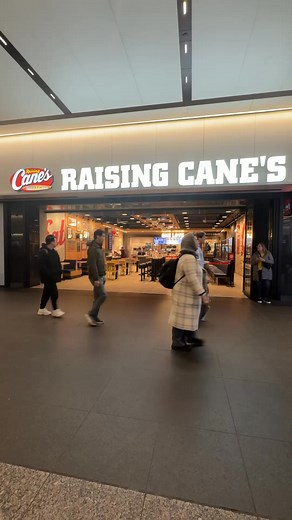 Trying Raising Cane's Chicken for the first time at Penn Station in NYC. | Classic Rock History