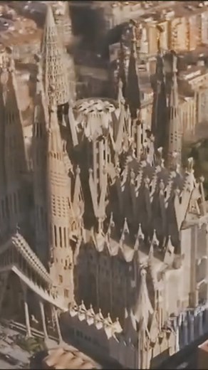 1.5M views · 10K reactions | #history #sagradafamilia #barcelona #architecture | Simple History | Facebook